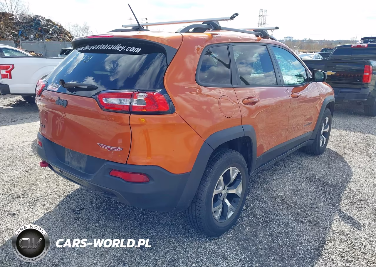 2015 Jeep Cherokee Trailhawk VIN:1C4PJMBBXFW576847 - 4
