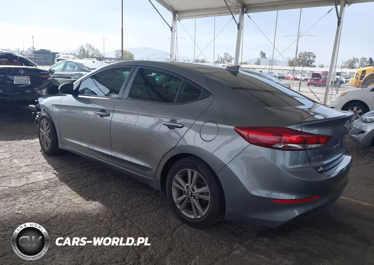 2018 Hyundai Elantra Sel VIN:5NPD84LF8JH368741 - 3