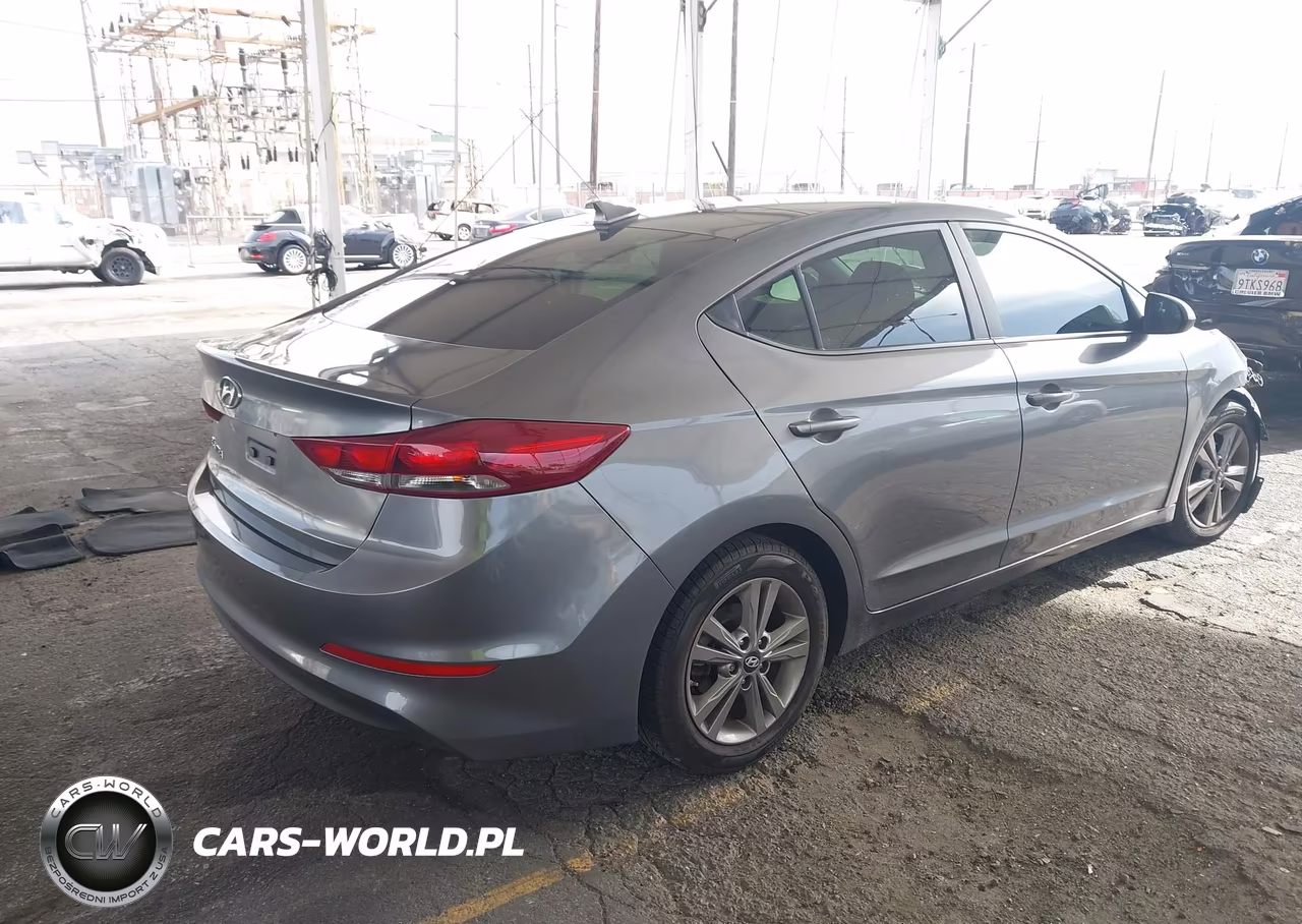 2018 Hyundai Elantra Sel VIN:5NPD84LF8JH368741 - 4
