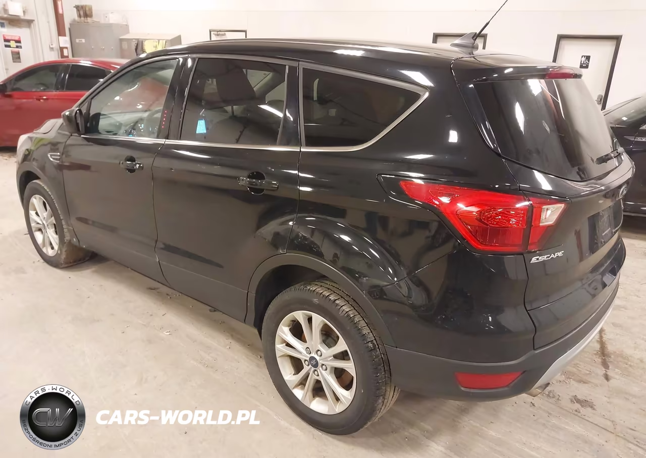 2019 Ford Escape Se VIN:1FMCU9GD8KUB38228 - 3