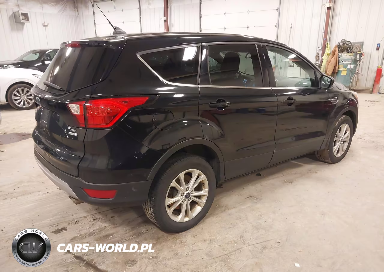 2019 Ford Escape Se VIN:1FMCU9GD8KUB38228 - 4