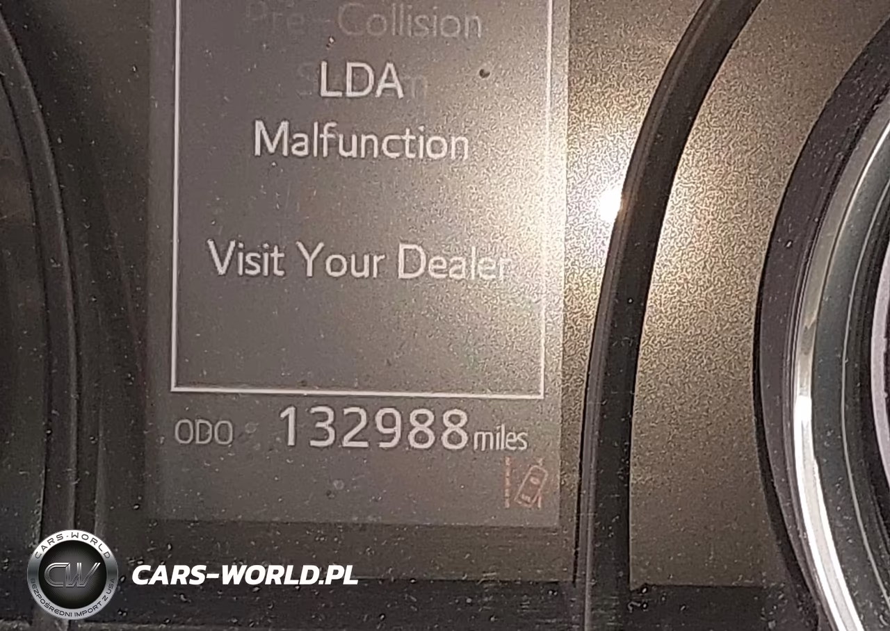 2020 Toyota Camry Le VIN:4T1C11AK9LU938801 - 16