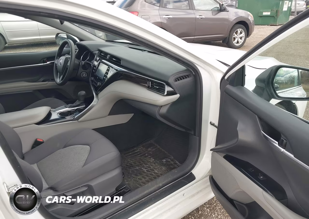 2020 Toyota Camry Le VIN:4T1C11AK9LU938801 - 5