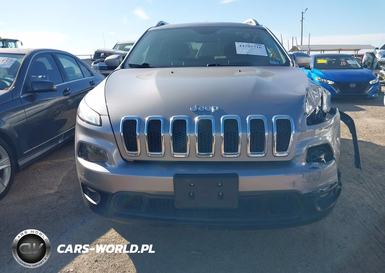 2015 Jeep Cherokee Latitude VIN:1C4PJLCS1FW642503 - 12