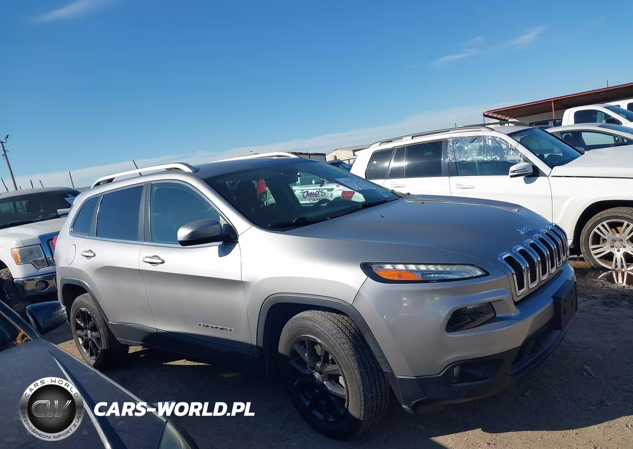 2015 Jeep Cherokee Latitude VIN:1C4PJLCS1FW642503 - 13