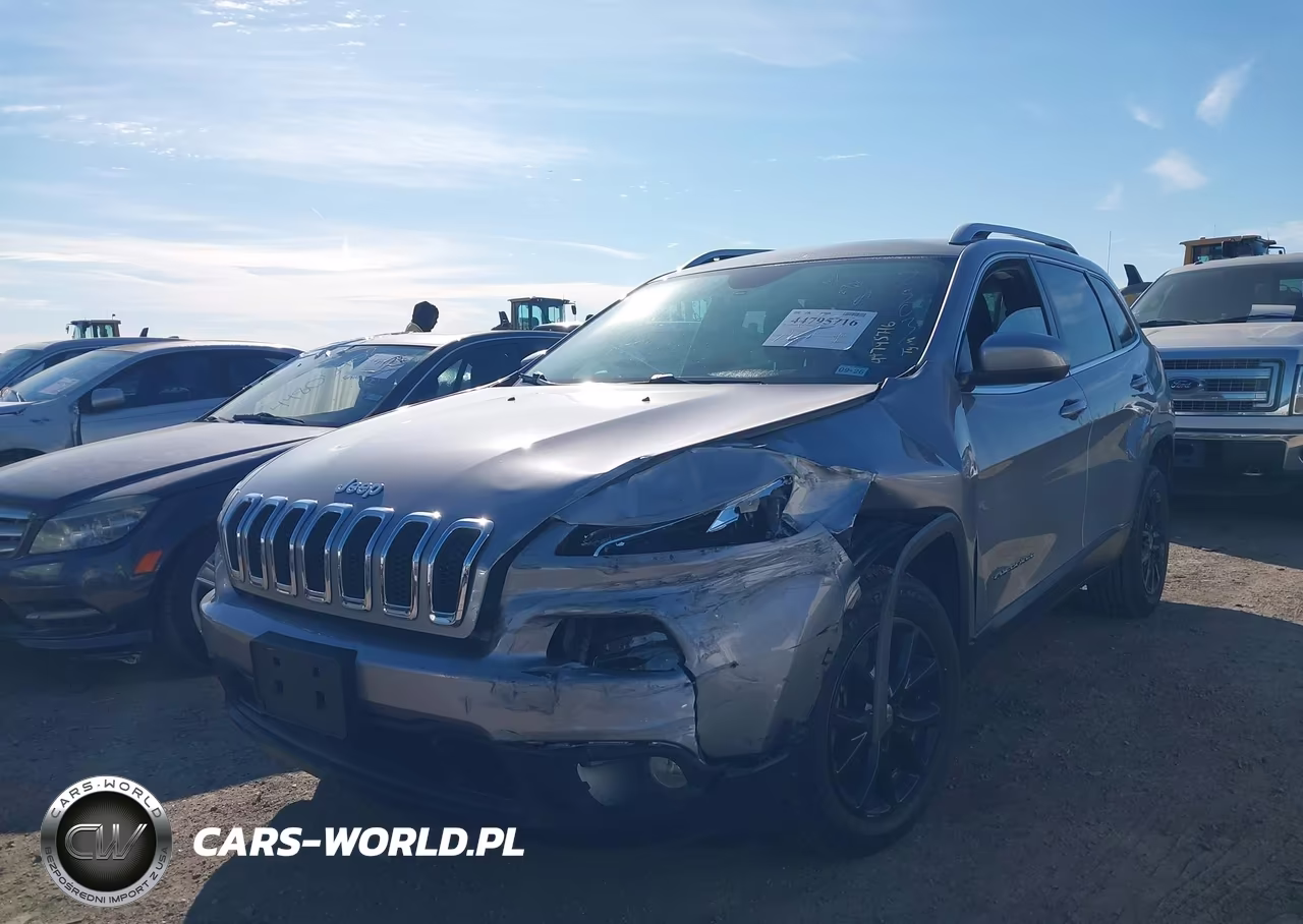 2015 Jeep Cherokee Latitude VIN:1C4PJLCS1FW642503 - 2