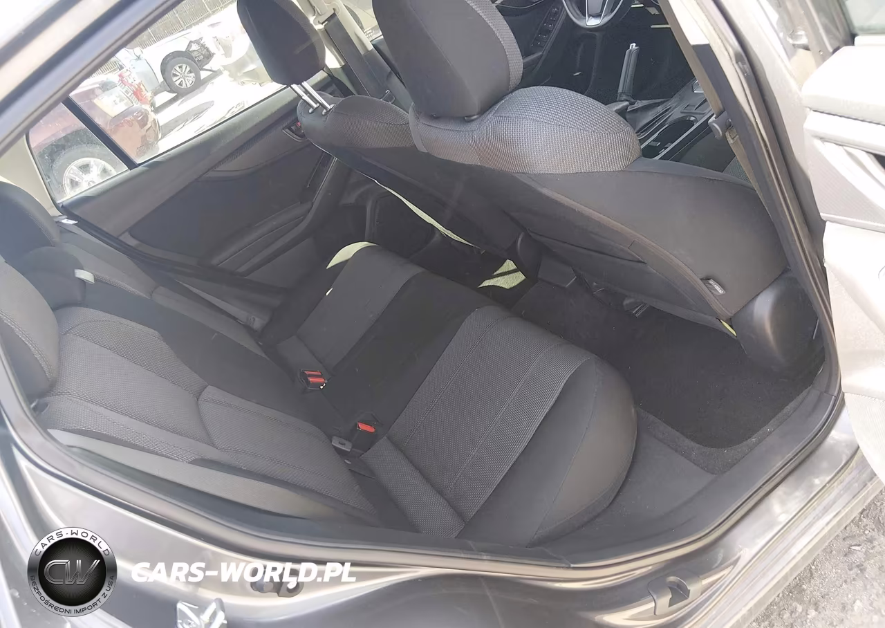 2018 Subaru Impreza 2.0I VIN:4S3GTAA64J3748619 - 8