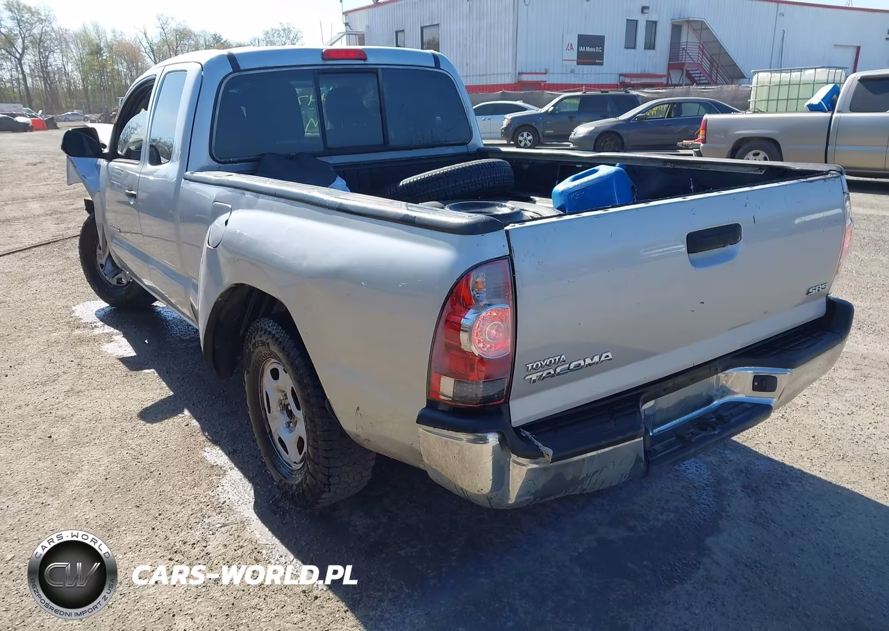 2012 Toyota Tacoma VIN:5TFTX4CNXCX013681 - 3