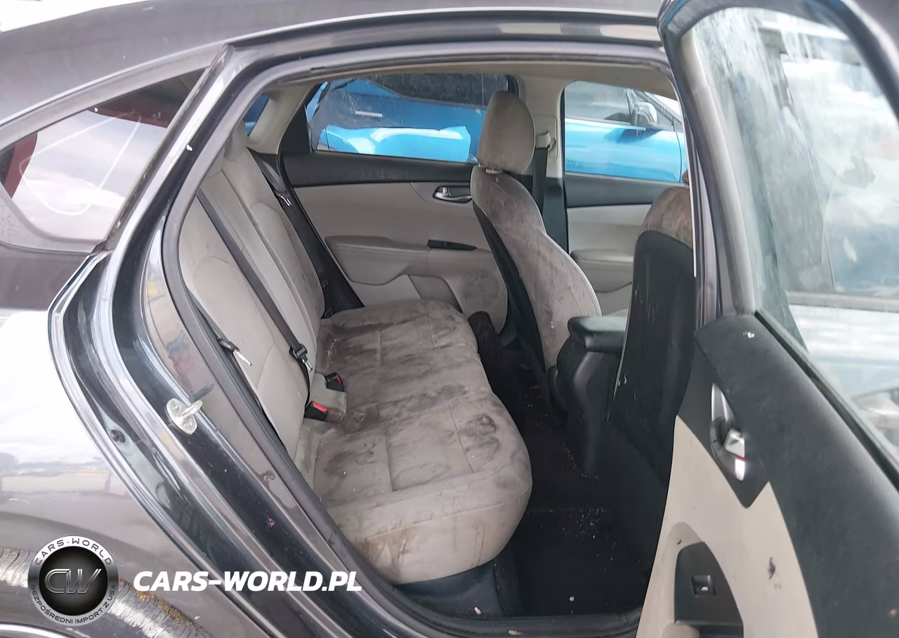 2019 Kia Forte Lxs VIN:3KPF24AD3KE120561 - 8