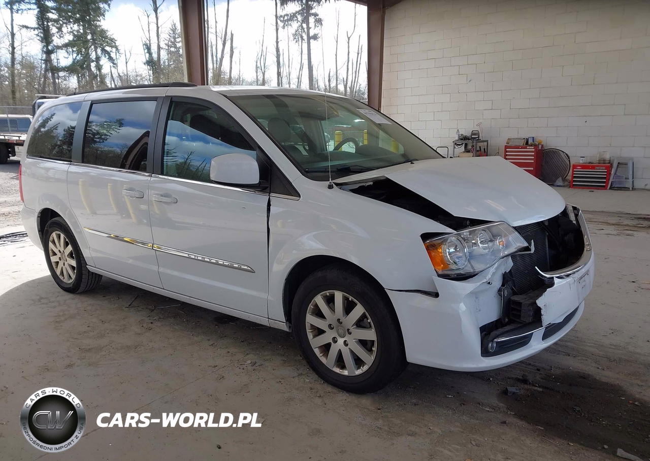 2016 Chrysler Town & Country Touring