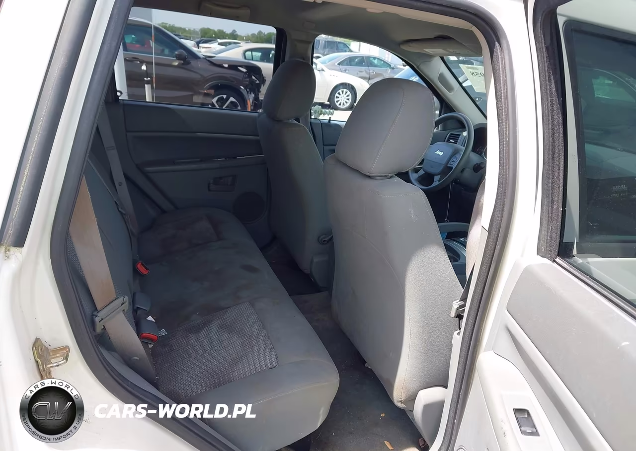2007 Jeep Grand Cherokee Laredo VIN:1J8GS48K17C538715 - 8