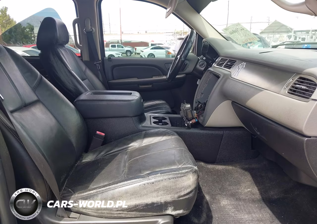 2007 Chevrolet Tahoe Ls VIN:1GNFC13097R318165 - 5