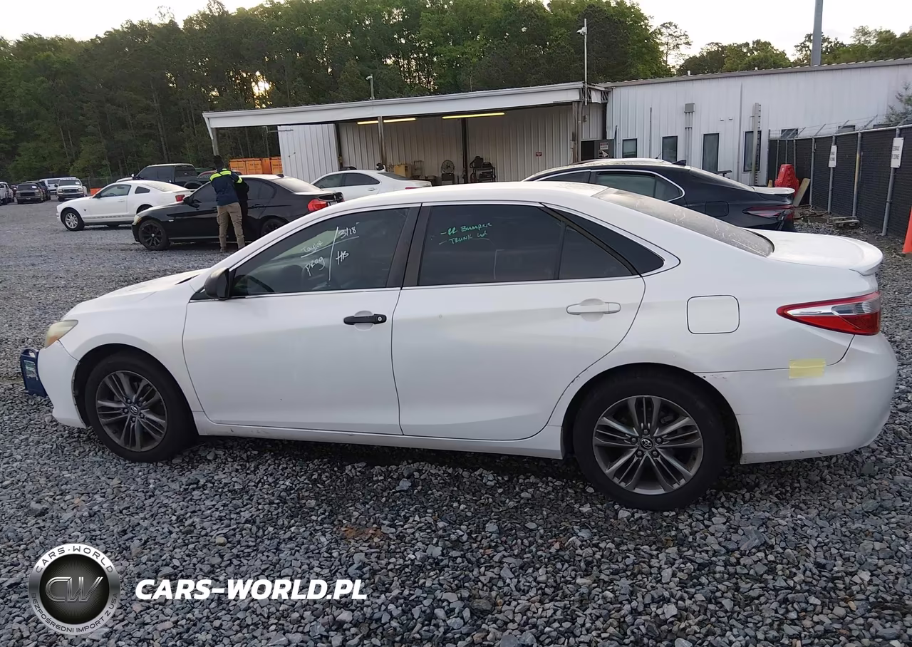 2015 Toyota Camry Se VIN:4T1BF1FK3FU895275 - 14