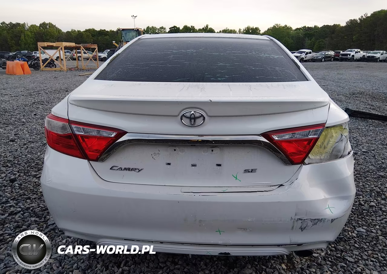 2015 Toyota Camry Se VIN:4T1BF1FK3FU895275 - 16