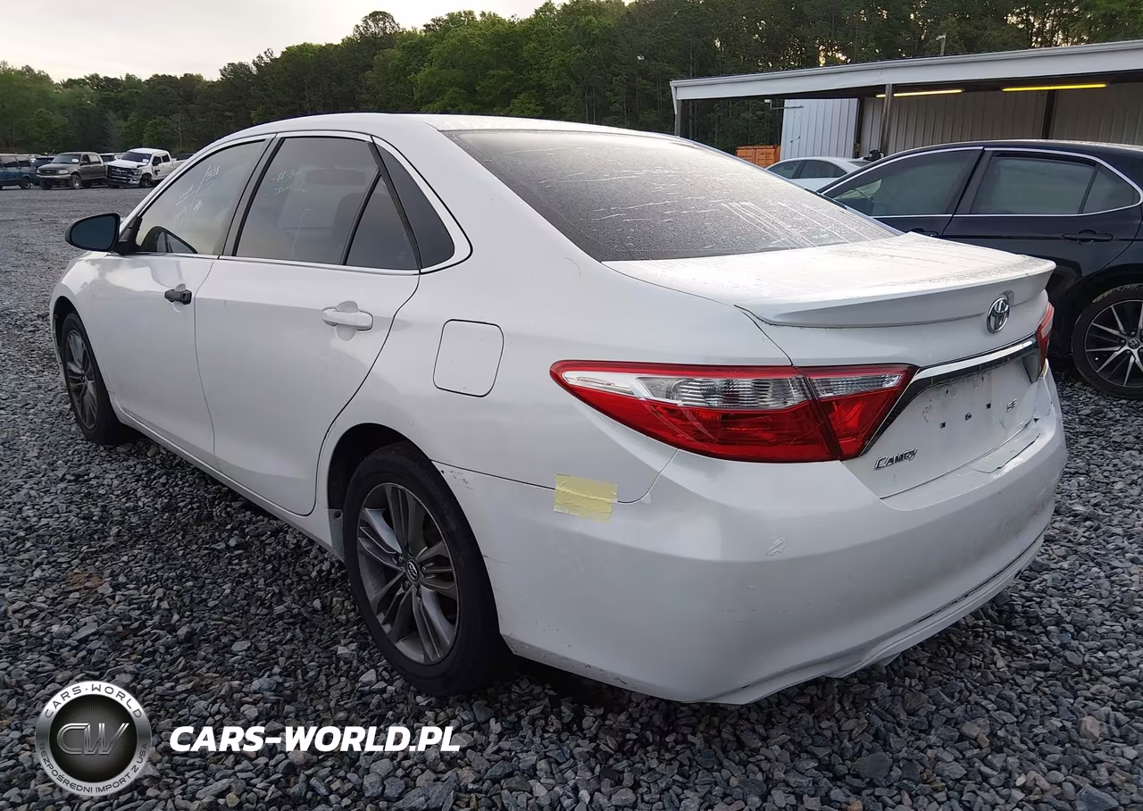 2015 Toyota Camry Se VIN:4T1BF1FK3FU895275 - 3