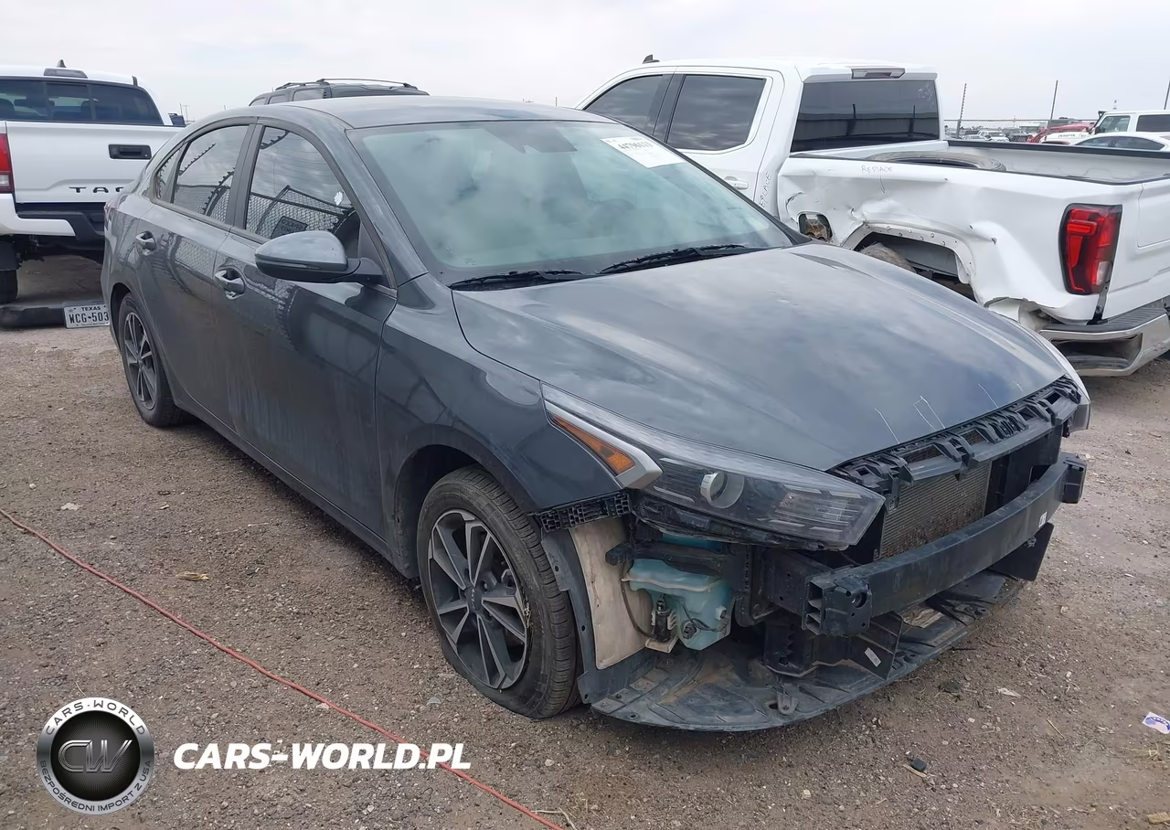 2024 Kia Forte Lxs – zdjęcie 1 z 17