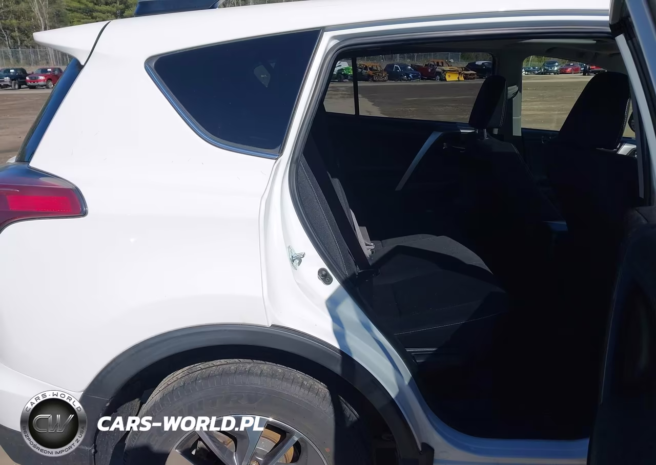 2018 Toyota Rav4 Hybrid Xle VIN:JTMRJREVXJD257965 - 8