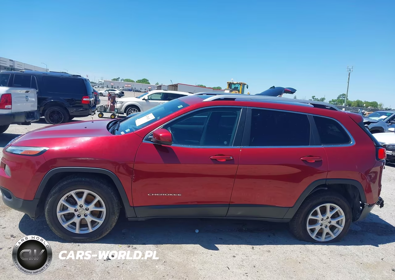 2015 Jeep Cherokee Latitude VIN:1C4PJMCB0FW599987 - 14