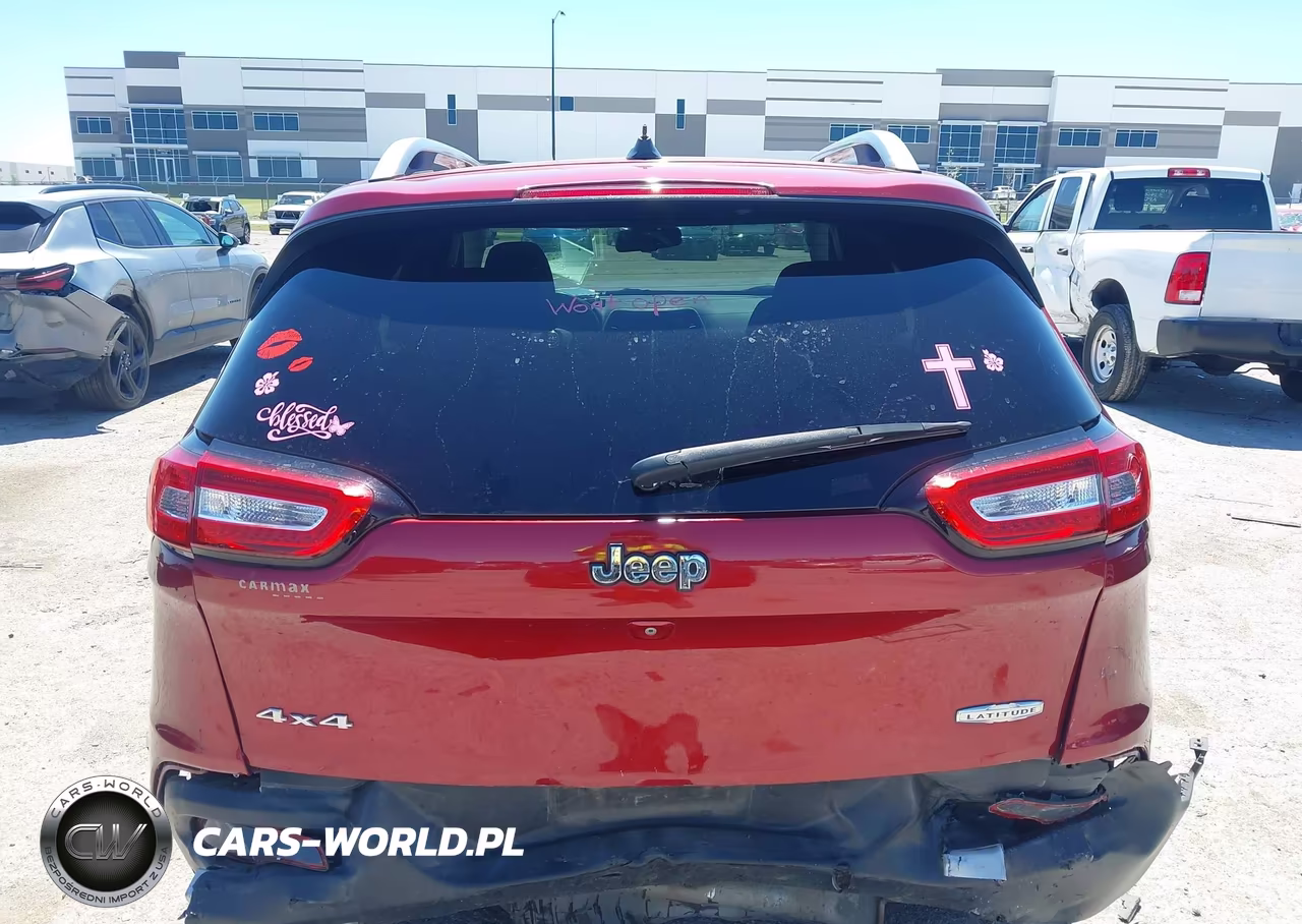 2015 Jeep Cherokee Latitude VIN:1C4PJMCB0FW599987 - 16