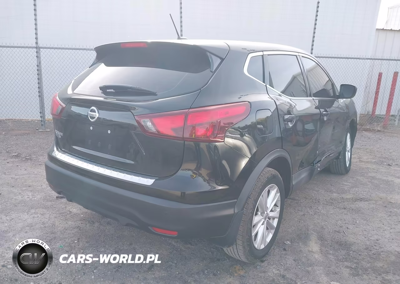 2018 Nissan Rogue Sport S VIN:JN1BJ1CP8JW196386 - 4