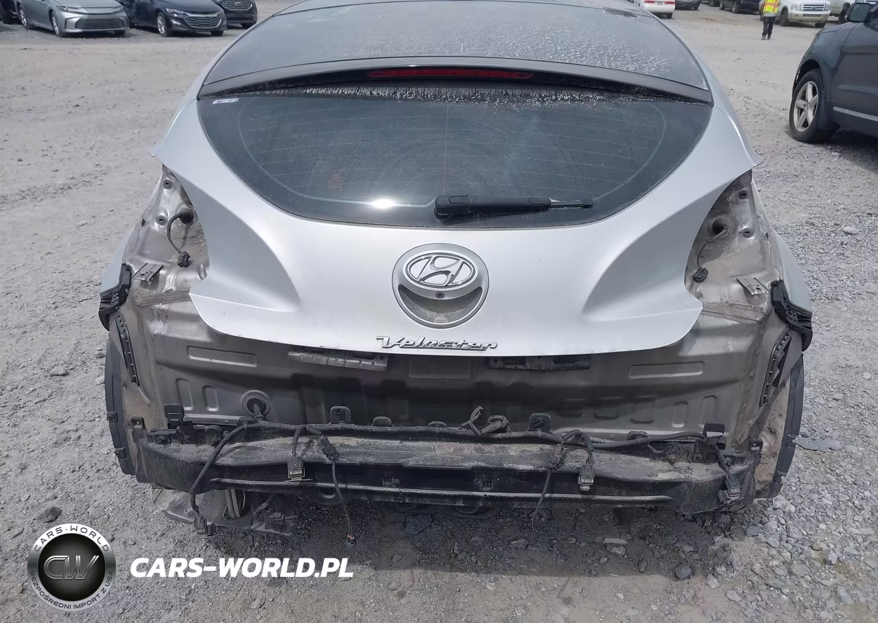 2015 Hyundai Veloster VIN:KMHTC6AD3FU241931 - 6