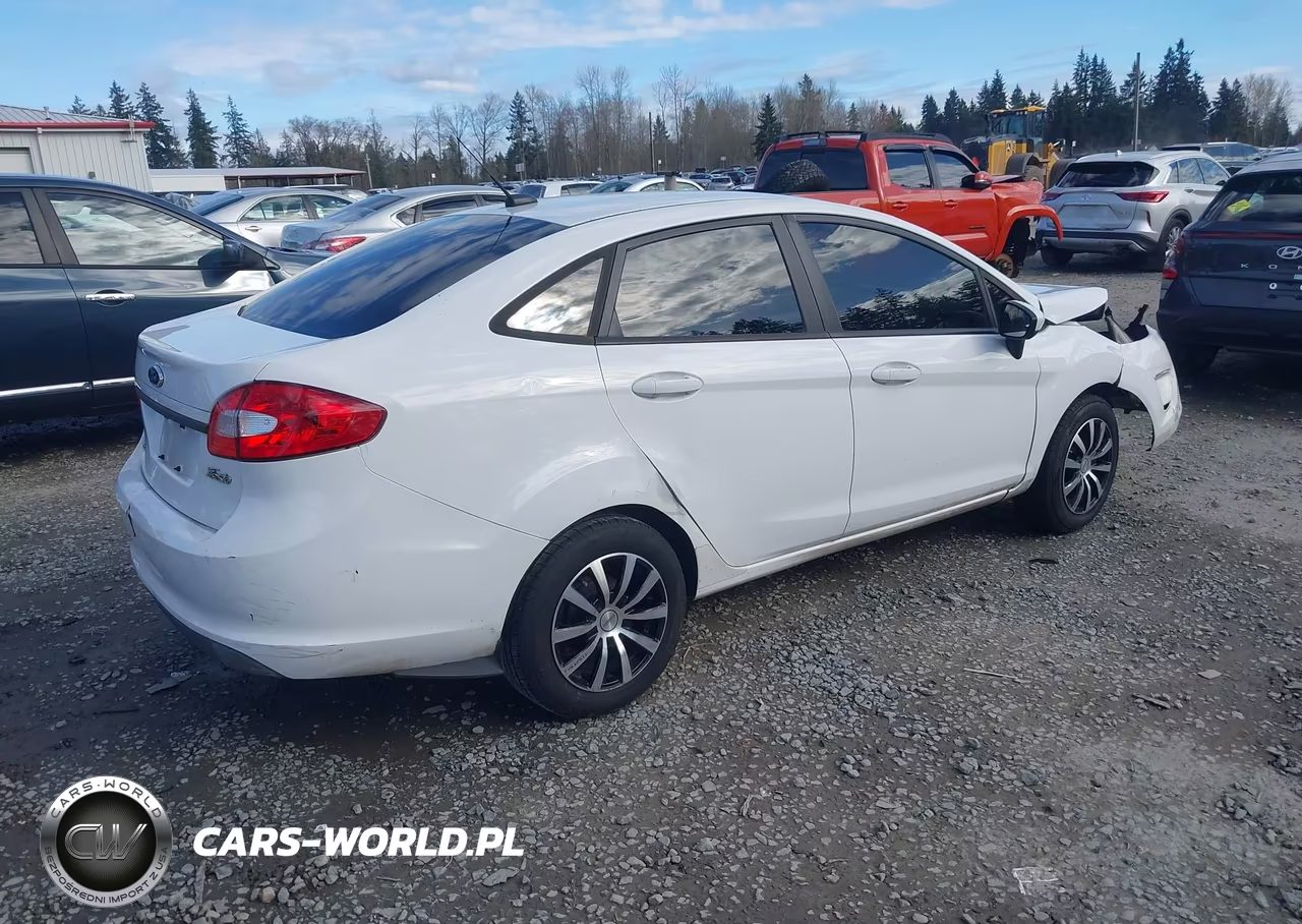 2012 Ford Fiesta S VIN:3FADP4AJXCM183216 - 4