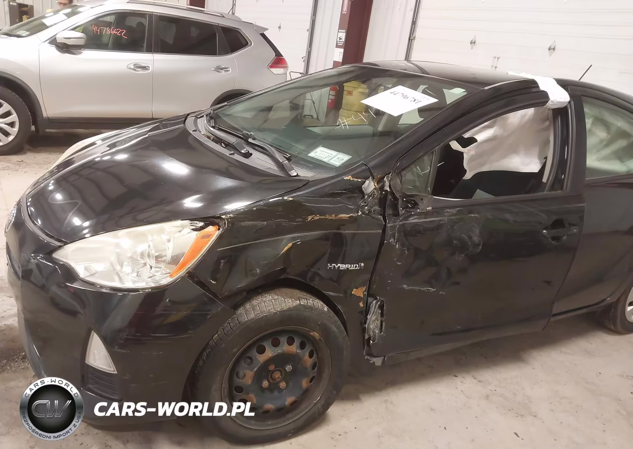 2013 Toyota Prius C Two VIN:JTDKDTB37D1049315 - 6