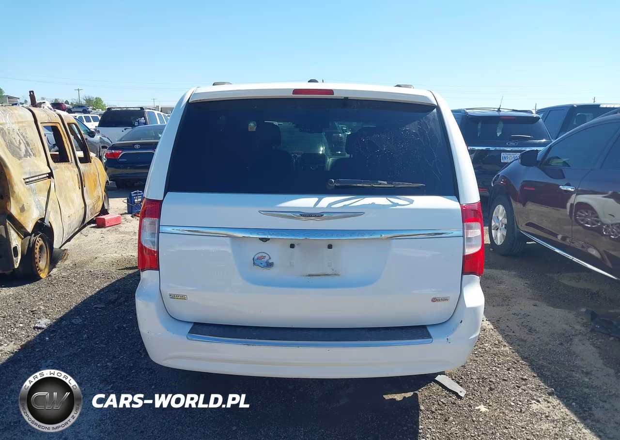 2014 Chrysler Town & Country Touring VIN:2C4RC1BG8ER208641 - 16