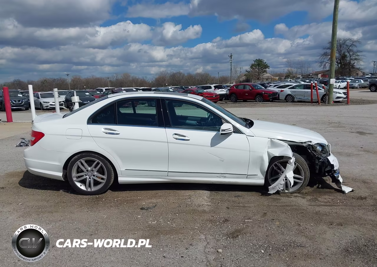 2013 Mercedes-Benz C 300 Sport 4Matic VIN:WDDGF8AB9DR284022 - 13