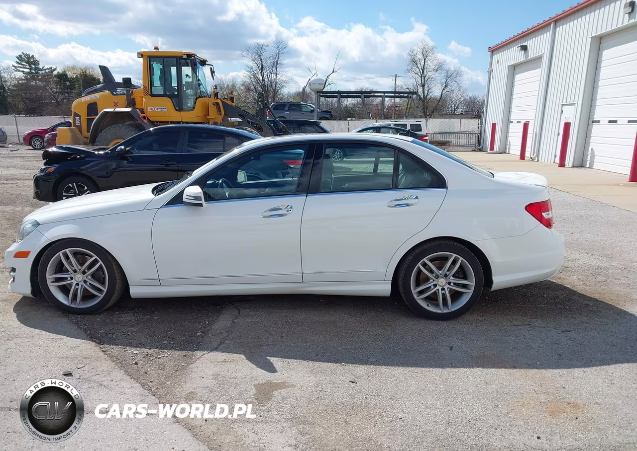 2013 Mercedes-Benz C 300 Sport 4Matic VIN:WDDGF8AB9DR284022 - 14