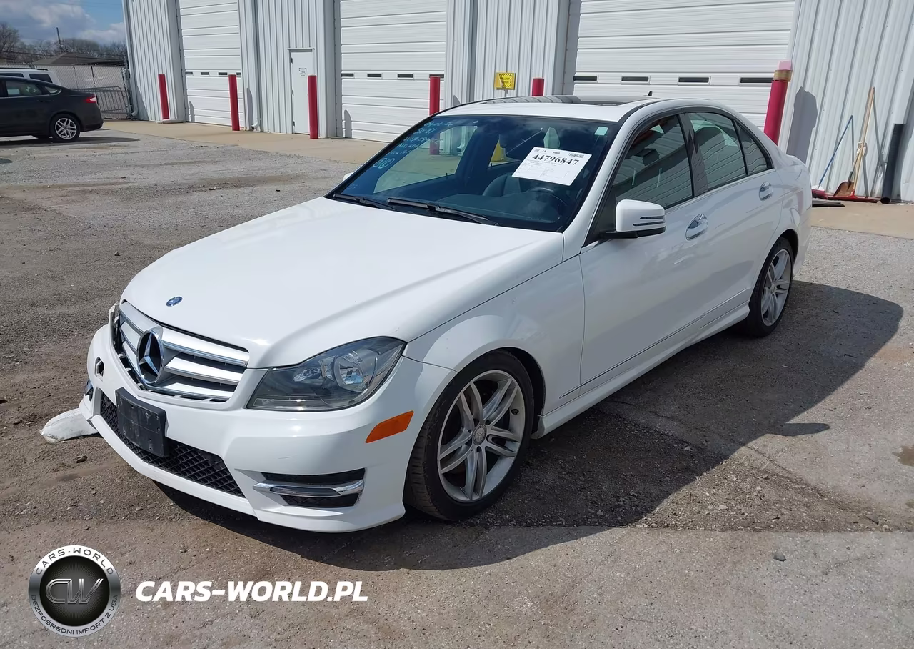 2013 Mercedes-Benz C 300 Sport 4Matic VIN:WDDGF8AB9DR284022 - 2