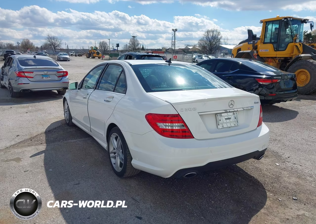 2013 Mercedes-Benz C 300 Sport 4Matic VIN:WDDGF8AB9DR284022 - 3