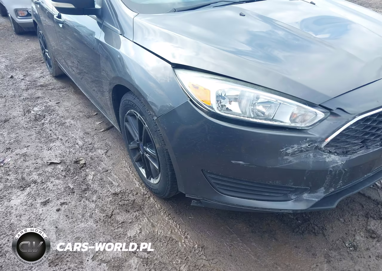 2016 Ford Focus Se VIN:1FADP3F23GL305157 - 6
