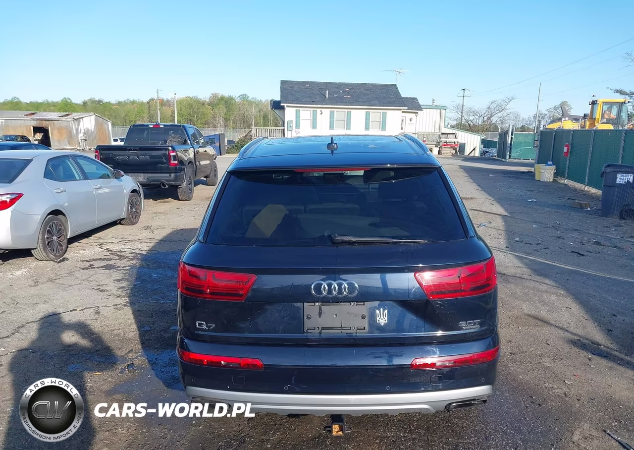 2018 Audi Q7 3.0T Premium VIN:WA1LAAF73JD007503 - 17