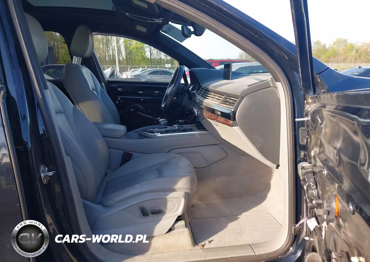 2018 Audi Q7 3.0T Premium VIN:WA1LAAF73JD007503 - 5