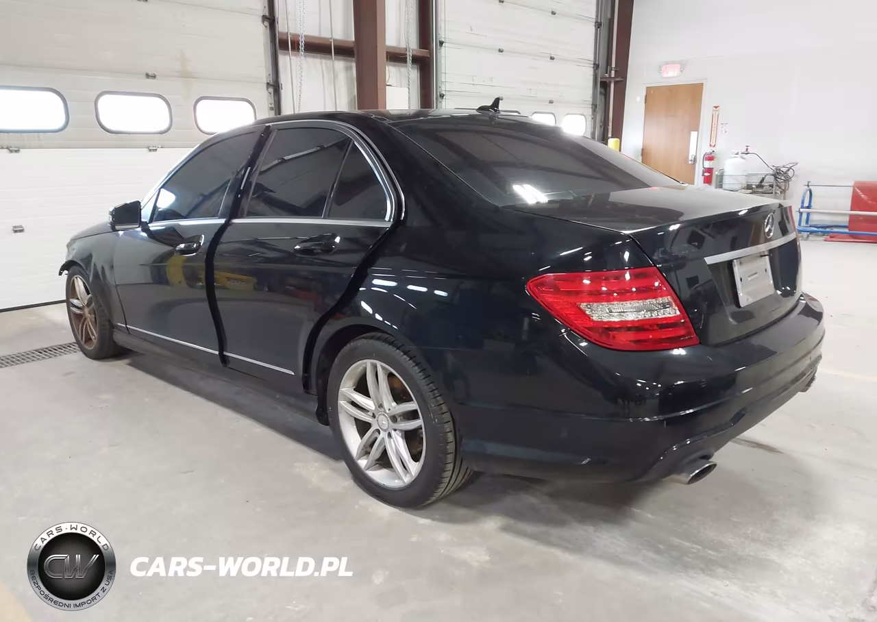 2012 Mercedes-Benz C 300 Sport 4Matic VIN:WDDGF8BB5CA609809 - 3