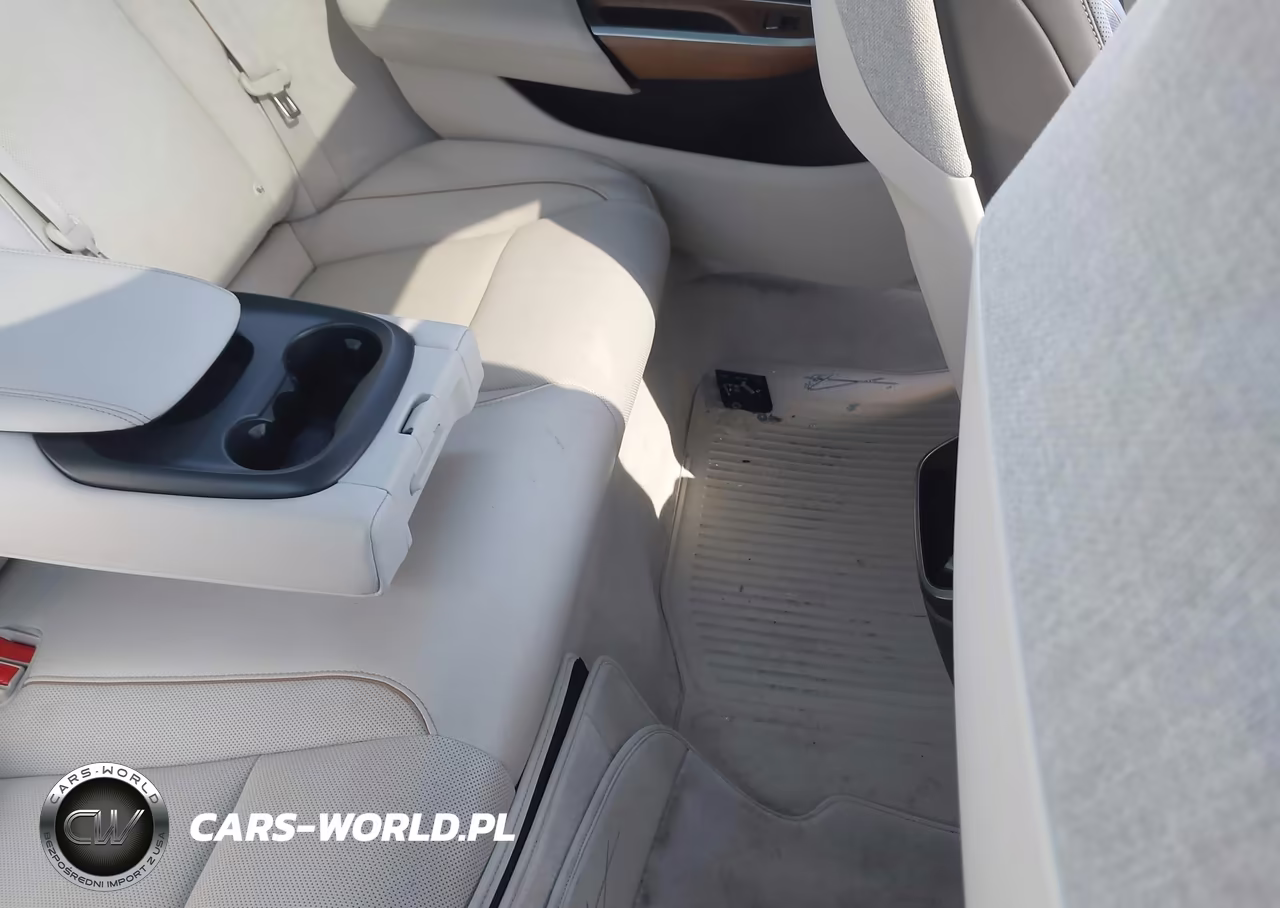 2025 Lucid Air Touring VIN:50EA1TEAXSA016557 - 8