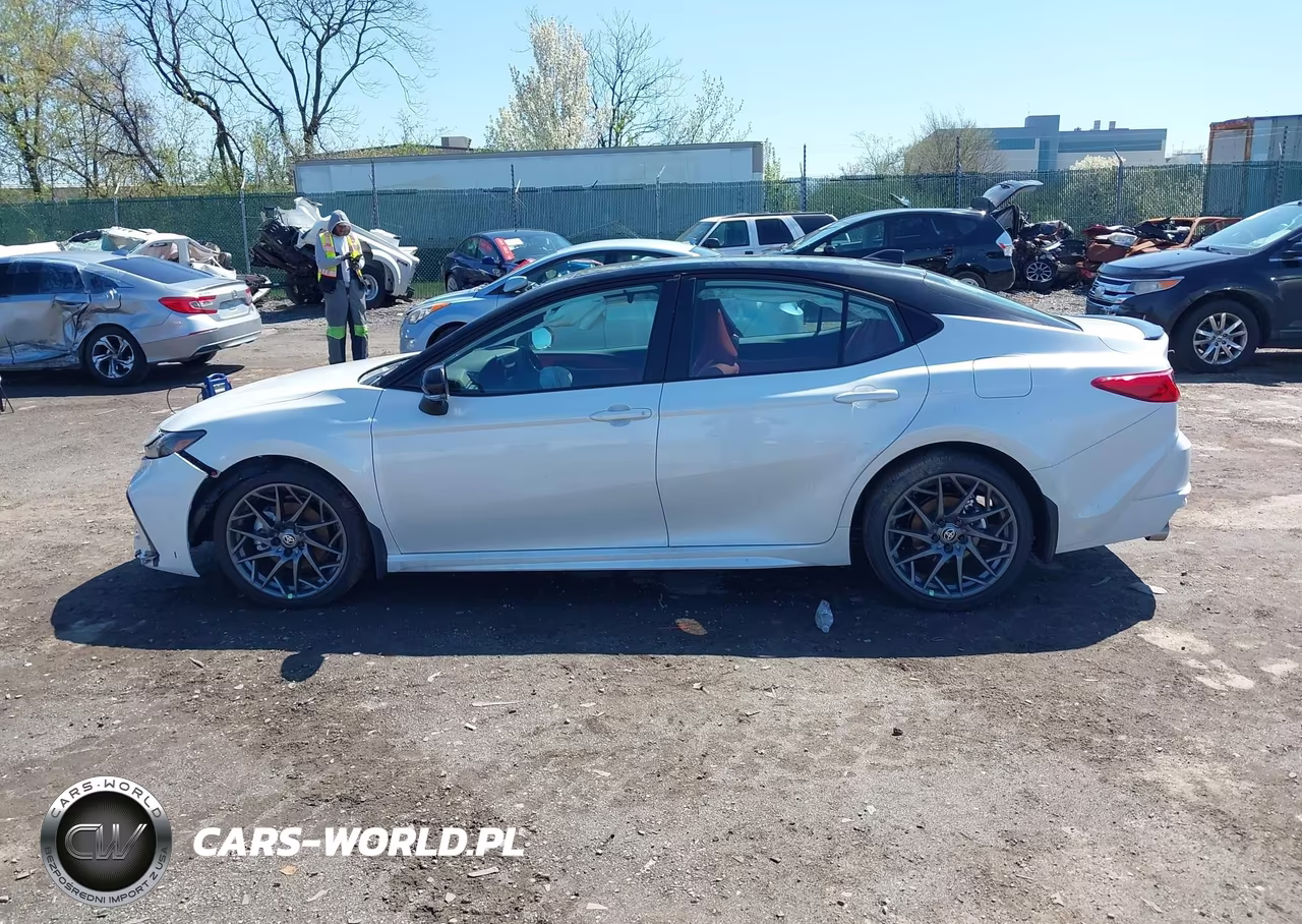 2026 Toyota Camry Xse VIN:4T1DBADK4TU049403 - 14