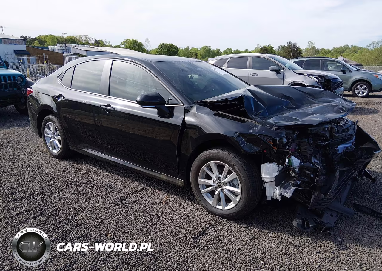 2025 Toyota Camry Le – zdjęcie 1 z 16