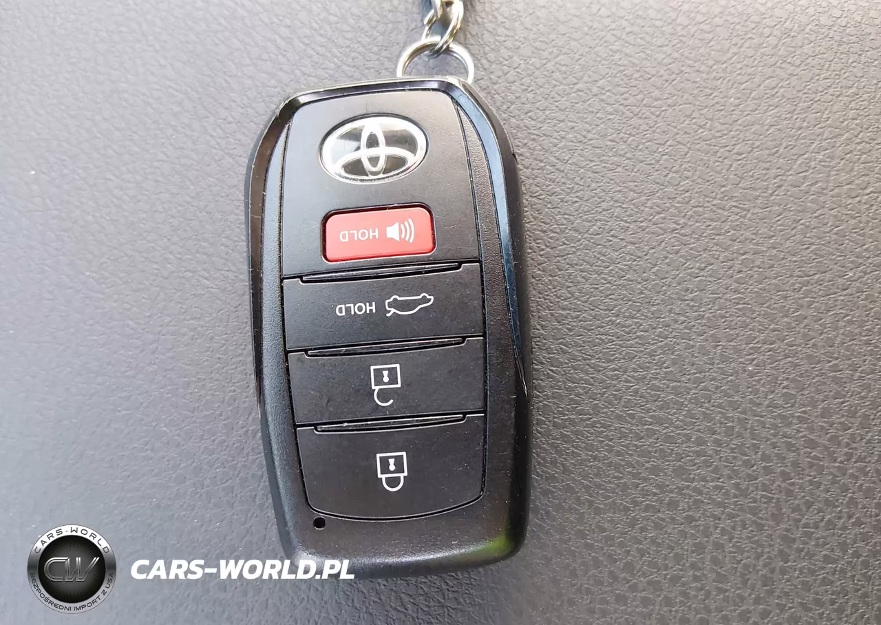 2025 Toyota Camry Le VIN:4T1DAACK2SU638890 - 11