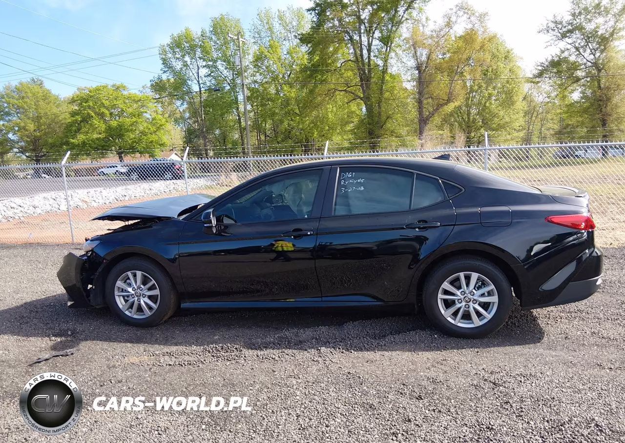 2025 Toyota Camry Le VIN:4T1DAACK2SU638890 - 14