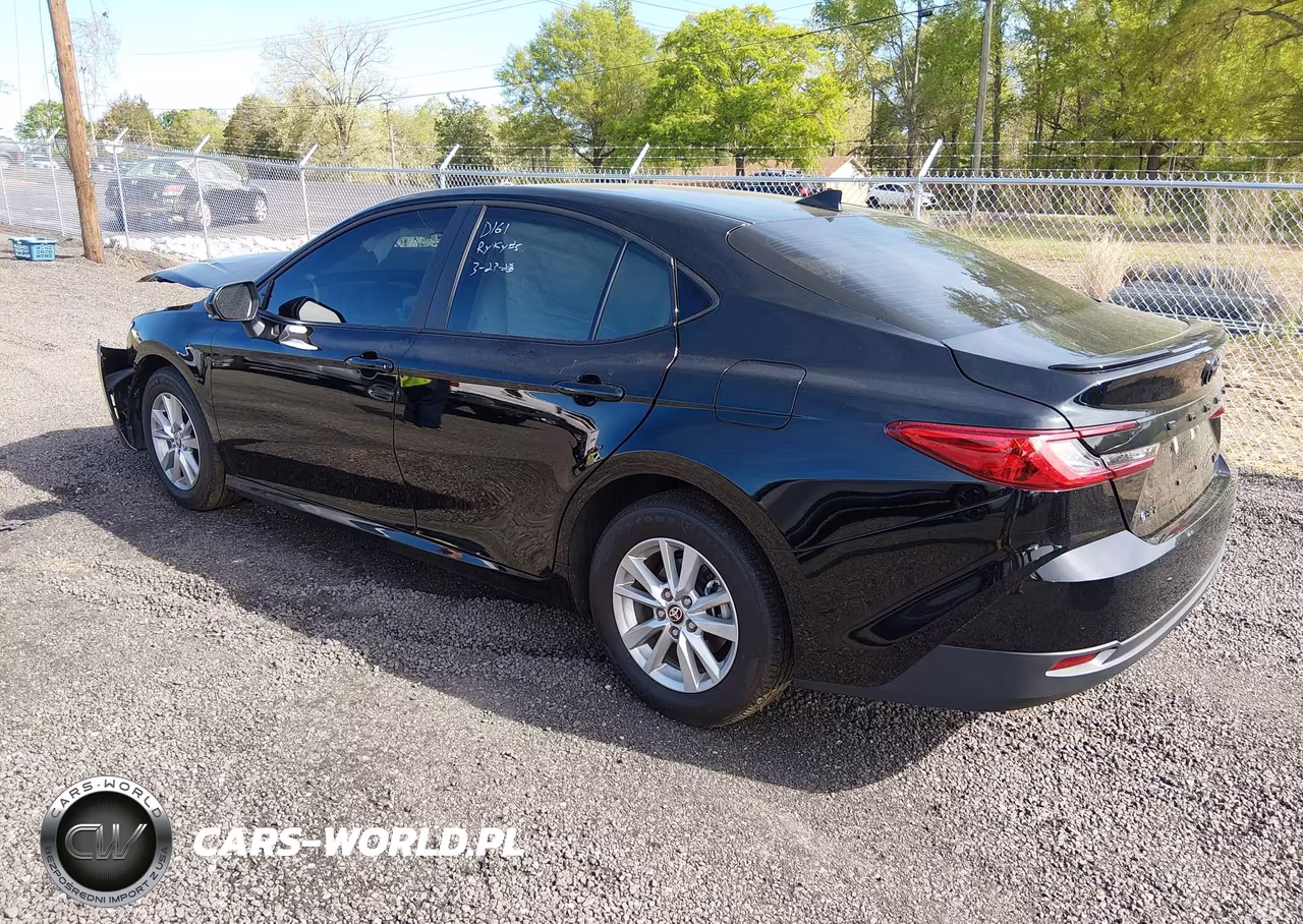 2025 Toyota Camry Le VIN:4T1DAACK2SU638890 - 3