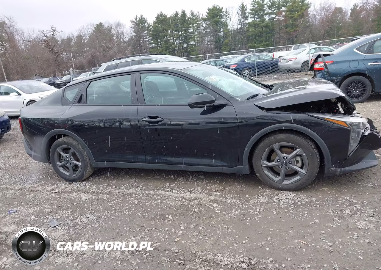 2025 Kia K4 Lxs VIN:3KPFT4DE4SE106217 - 13