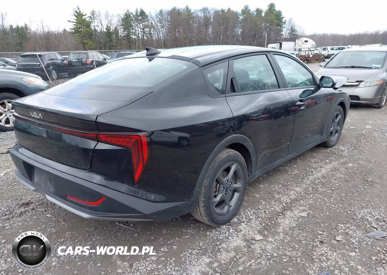 2025 Kia K4 Lxs VIN:3KPFT4DE4SE106217 - 4