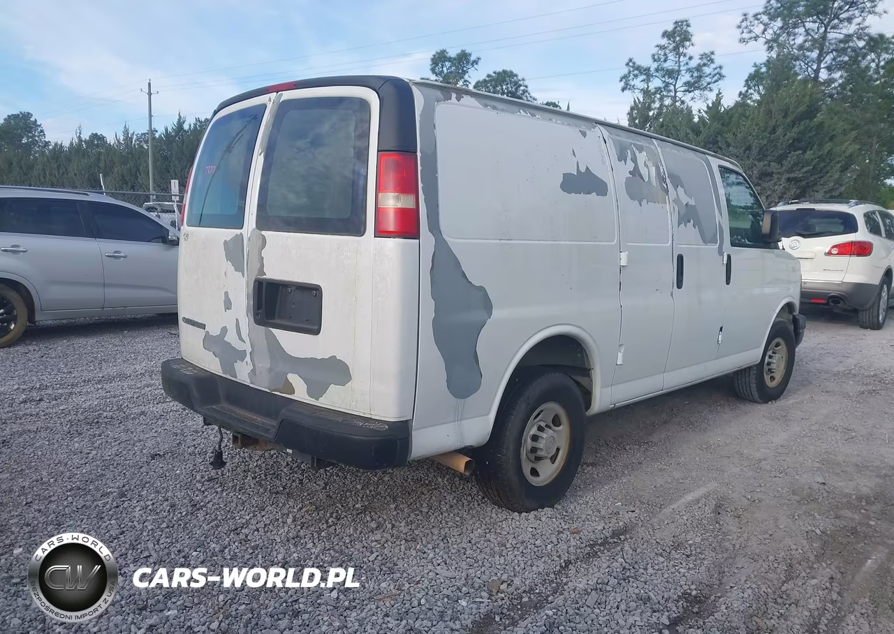 2007 Chevrolet Express Work Van VIN:1GCGG25V071125238 - 4