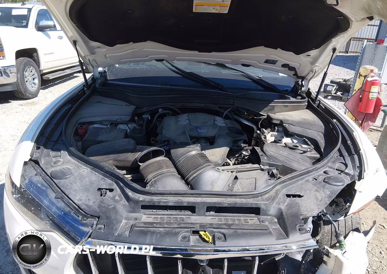 2017 Maserati Levante S VIN:ZN661YUL2HX250416 - 10