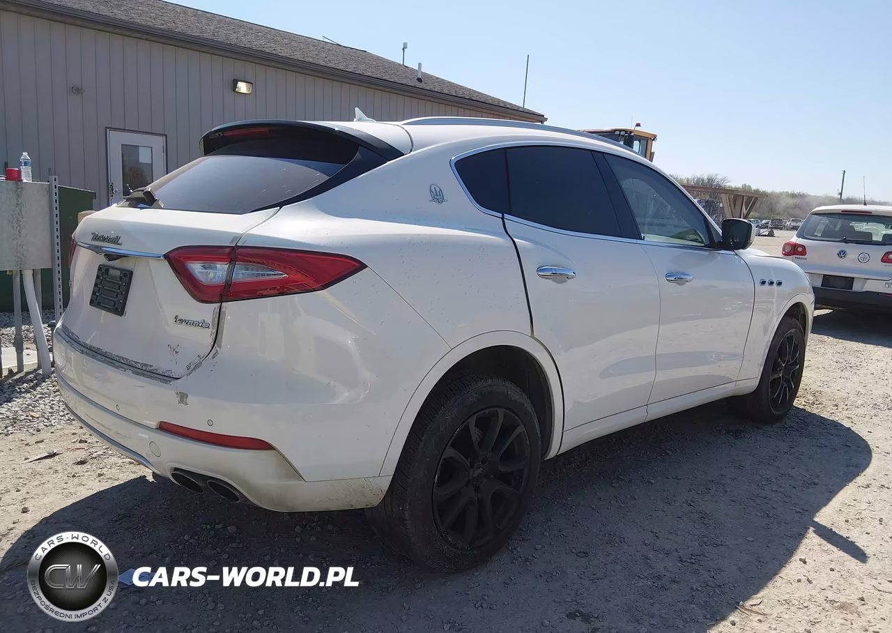 2017 Maserati Levante S VIN:ZN661YUL2HX250416 - 4