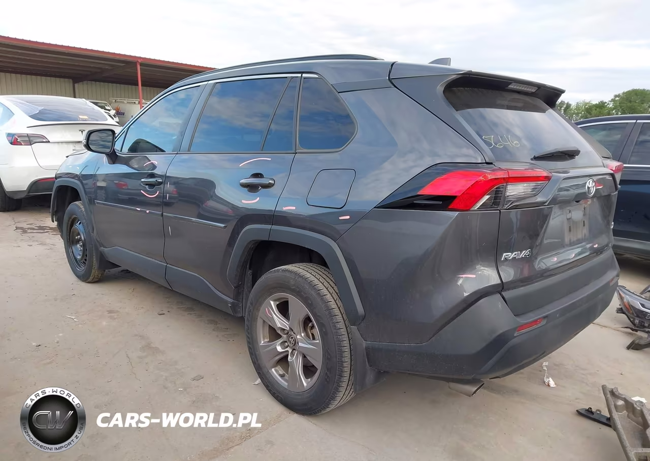 2023 Toyota Rav4 Xle VIN:2T3W1RFV1PC225646 - 3