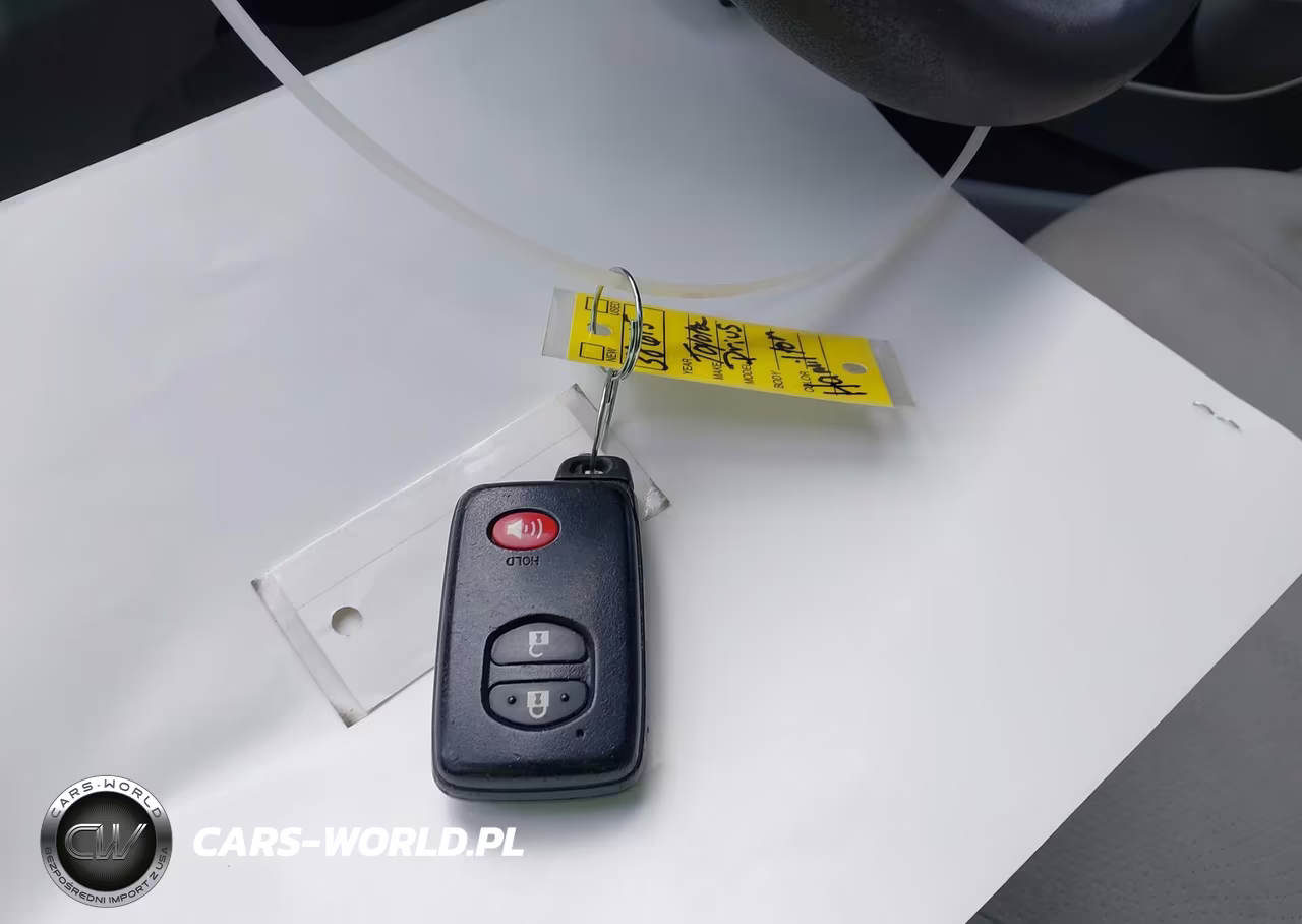 2014 Toyota Prius Two VIN:JTDKN3DU6E0367825 - 11