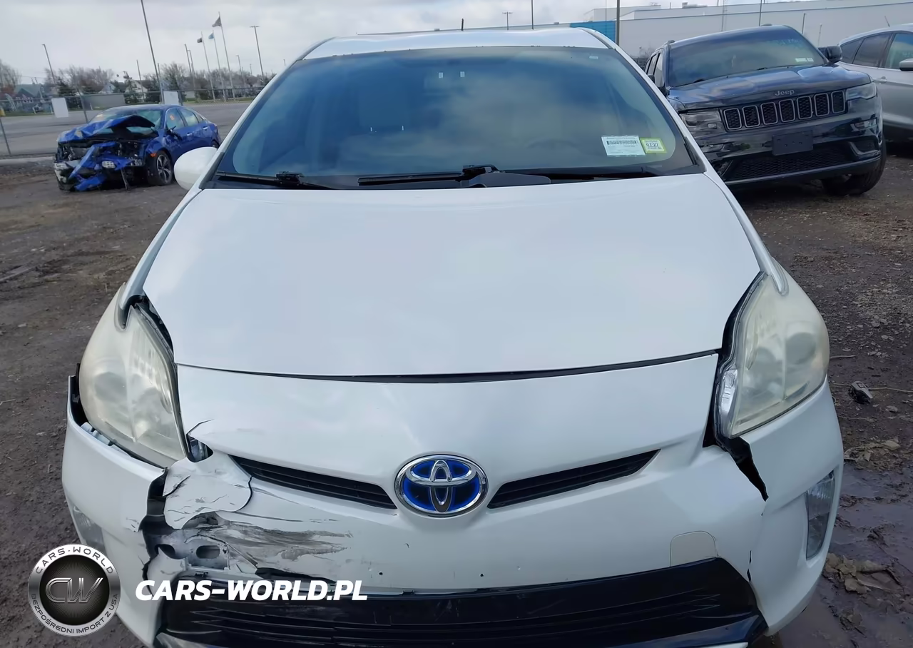 2014 Toyota Prius Two VIN:JTDKN3DU6E0367825 - 13